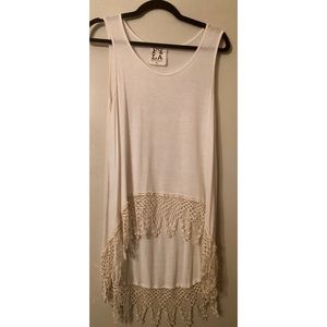 White sleeveless shirt